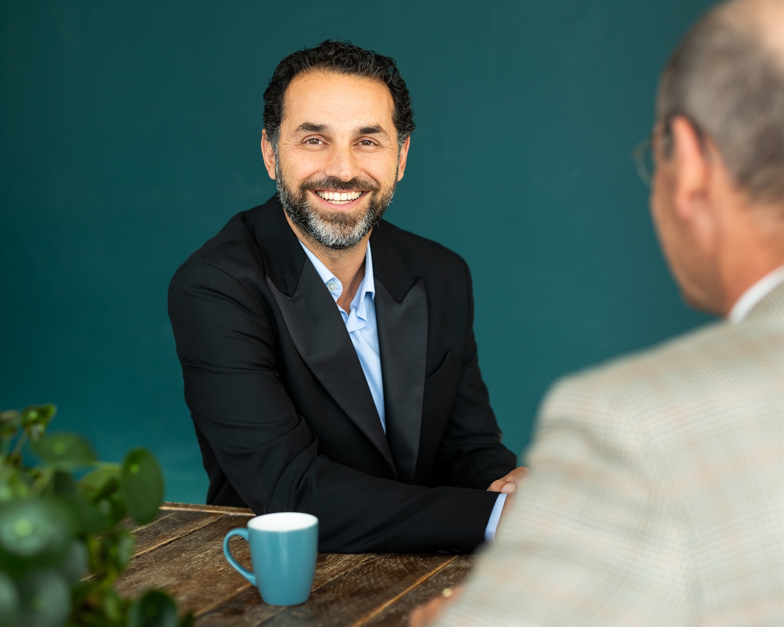 Kerem in gesprek met burgemeester Sander Schelberg